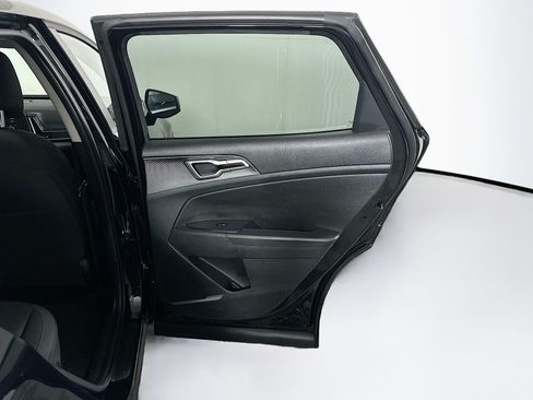 Used 2025 Kia Sportage LX FWD image 29
