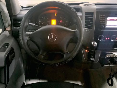 Used 2016 Mercedes-Benz Sprinter 2500 image 4