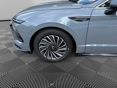 New 2025 Hyundai Sonata Limited image 9