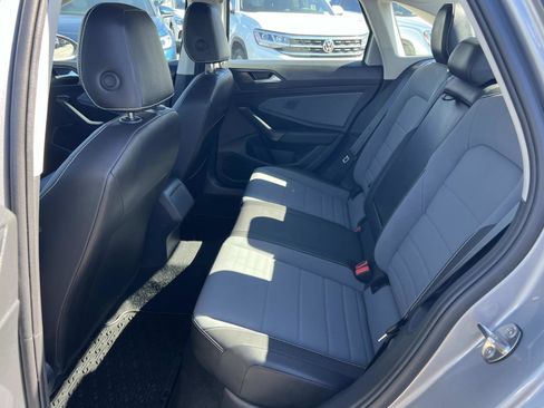 Certified 2025 Volkswagen Jetta SE image 20