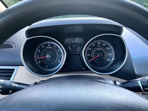 Used 2013 Hyundai Elantra GLS w/ Preferred Pkg FWD image 17