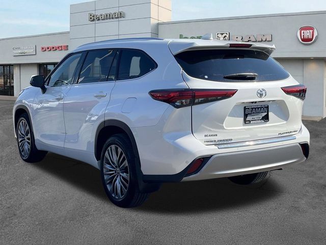 Used 2021 Toyota Highlander Platinum AWD/4WD image 5