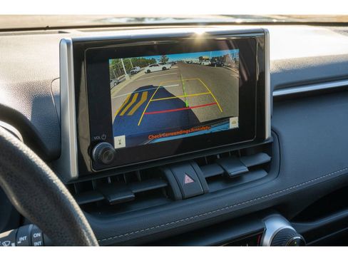 Used 2025 Toyota RAV4 XLE image 21