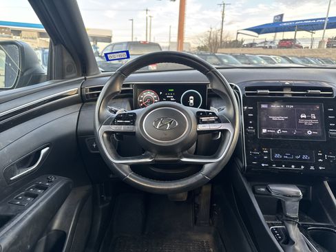 Used 2022 Hyundai Santa Cruz SEL Premium image 11