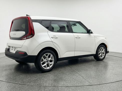 Used 2025 Kia Soul LX w/ LX Technology Package image 9