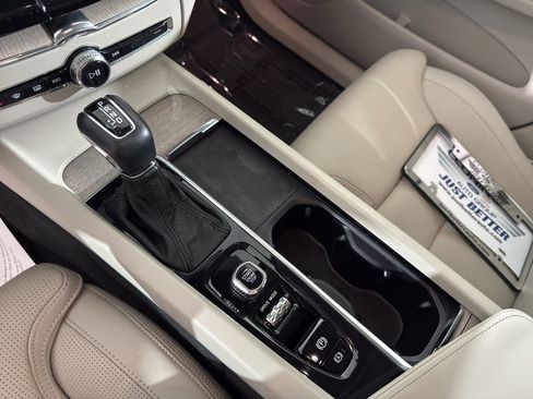 Used 2021 Volvo XC60 T5 Inscription w/ Advanced Package image 21