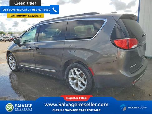 Used 2017 Chrysler Pacifica Touring-L w/ Tire & Wheel Group FWD image 3