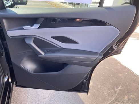 New 2025 Volkswagen Tiguan SE image 51