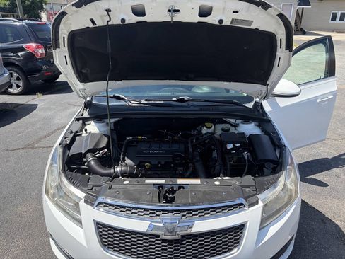 Used 2014 Chevrolet Cruze LT FWD image 15