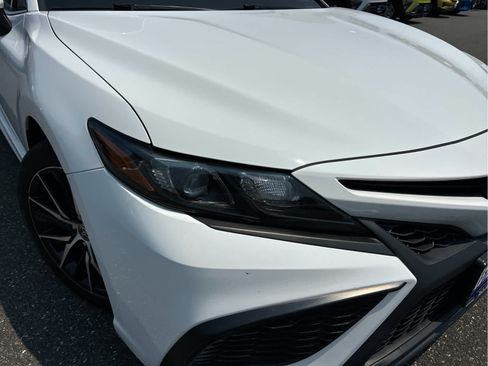 Used 2022 Toyota Camry SE w/ Cold Weather Package FWD image 6