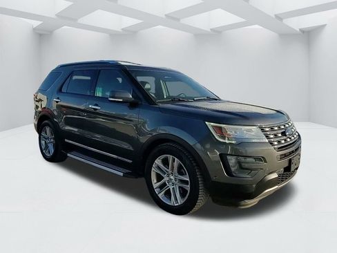 Used 2016 Ford Explorer Limited w/ Equipment Group 301A image 3