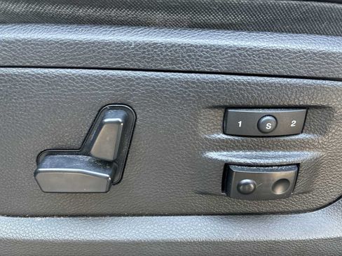 Used 2015 RAM 1500 Laramie AWD/4WD image 14