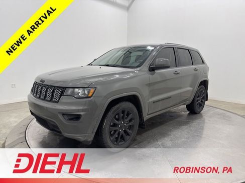 Used 2021 Jeep Grand Cherokee Laredo X image 3