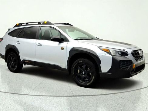 Used 2025 Subaru Outback Wilderness AWD/4WD image 3