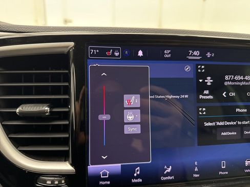 Used 2021 Chrysler Pacifica Touring-L image 31