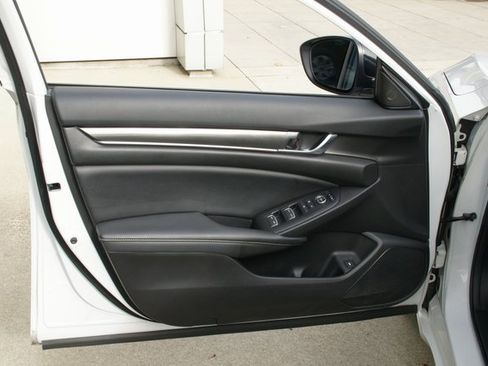 Used 2022 Honda Accord Sport image 8