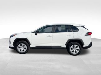 Used 2024 Toyota RAV4 LE video 2