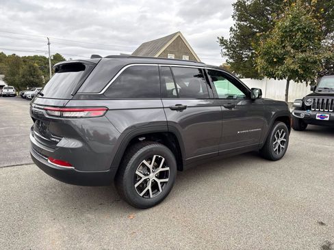 New 2025 Jeep Grand Cherokee Limited image 2
