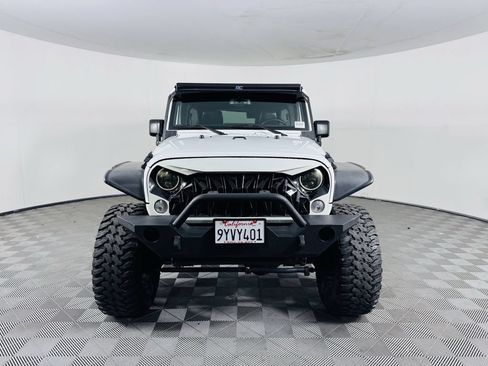 Used 2015 Jeep Wrangler Unlimited Rubicon w/ Dual Top Group AWD/4WD image 3