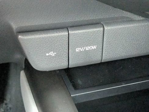 Used 2022 Toyota Camry SE FWD image 18