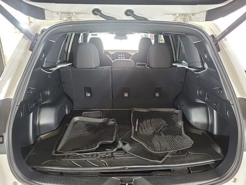 Used 2025 Subaru Forester Premium AWD/4WD image 13