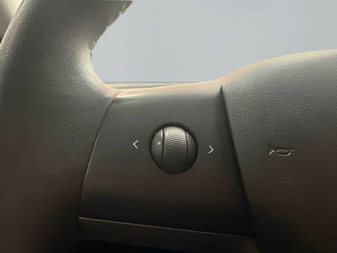 Used 2020 Tesla Model 3 Standard Range Plus RWD image 17