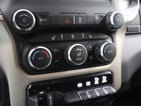 Used 2021 RAM 2500 Laramie AWD/4WD image 46