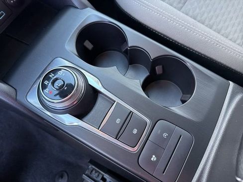 Used 2022 Ford Escape SE w/ Cold Weather Package image 19