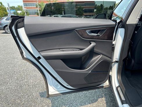 Used 2023 Audi Q8 Premium Plus w/ Premium Plus Package AWD/4WD image 22