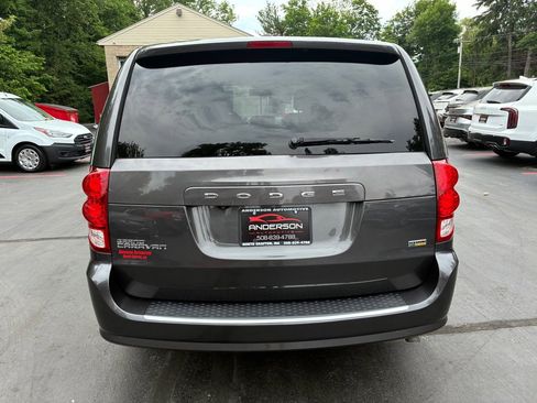Used 2019 Dodge Grand Caravan SE FWD image 8