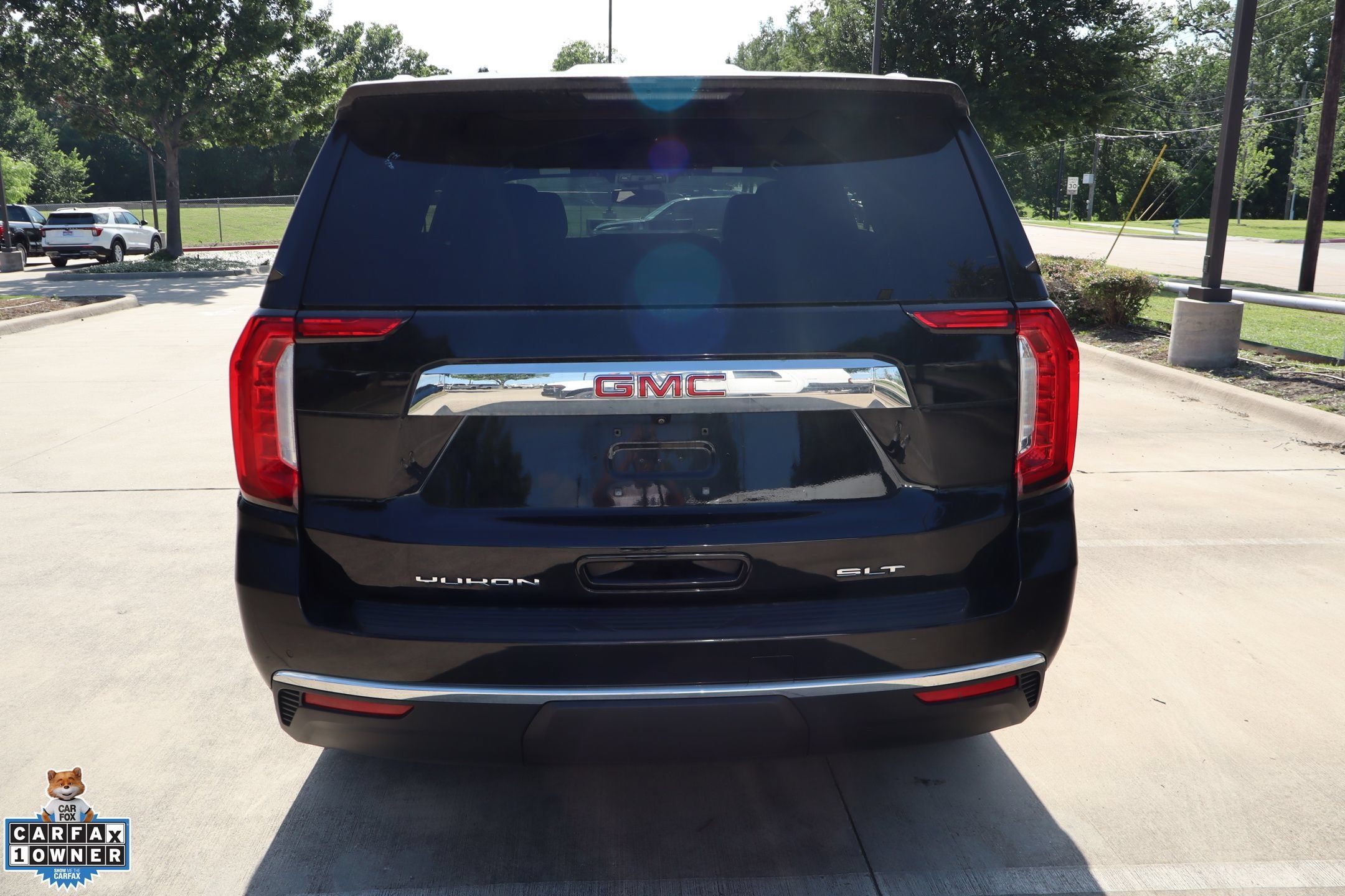 Used 2024 GMC Yukon SLT AWD/4WD image 4