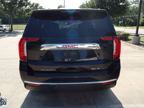 Used 2024 GMC Yukon SLT AWD/4WD image 4