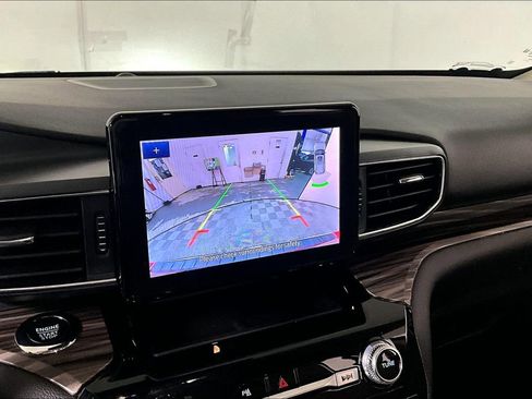 Used 2023 Ford Explorer Limited image 21