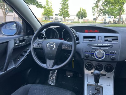 Used 2010 MAZDA MAZDA3 i Touring FWD image 12