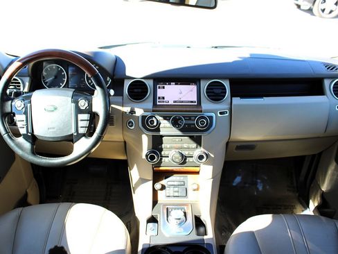 Used 2016 Land Rover LR4 HSE image 13