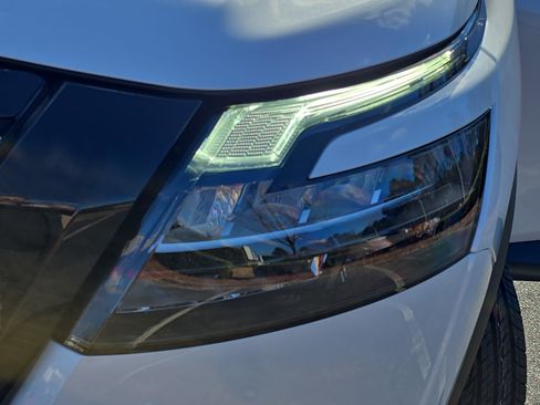 New 2025 Nissan Pathfinder SL image 32