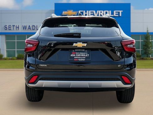 Used 2025 Chevrolet Trax LT FWD image 41