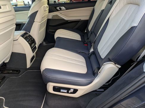 Used 2019 BMW X7 xDrive50i w/ Executive Package image 28