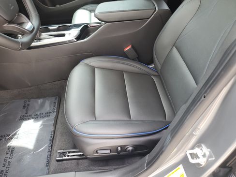 Used 2025 Buick Envista Sport Touring w/ Convenience I Package FWD image 20