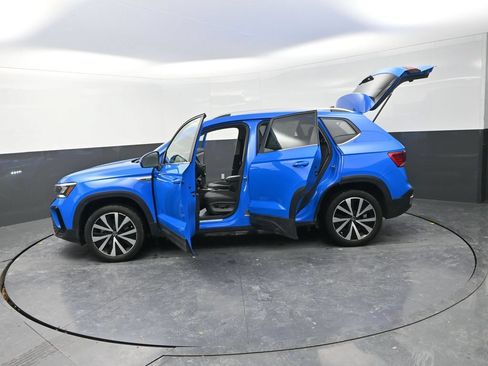 Used 2023 Volkswagen Taos SE FWD image 34