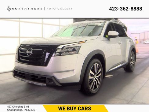 Used 2025 Nissan Pathfinder Platinum w/ Black Appearance Package AWD/4WD image 1