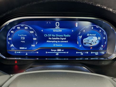 Used 2023 Chevrolet Suburban Premier image 12