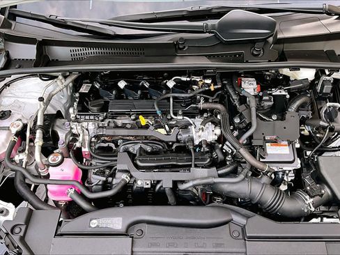 Used 2025 Toyota Prius XLE FWD image 31