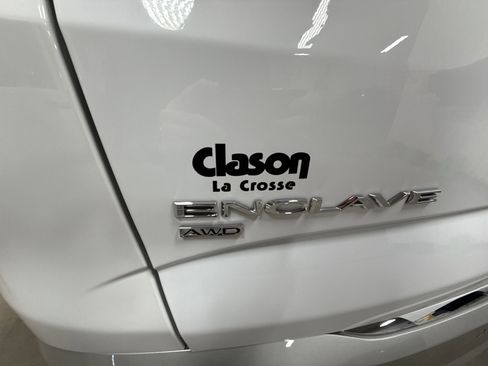 Used 2024 Buick Enclave Premium image 31