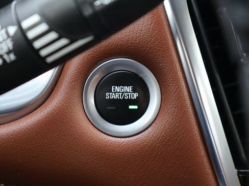 Used 2021 Chevrolet Traverse High Country FWD image 28
