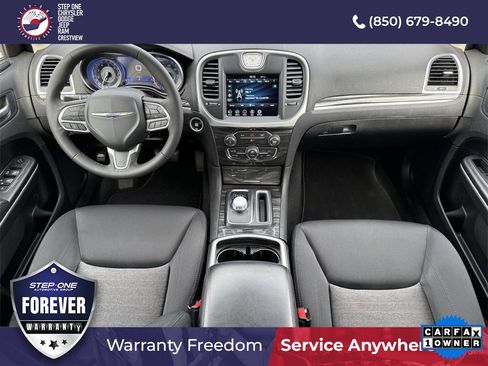 Used 2022 Chrysler 300 Touring image 14