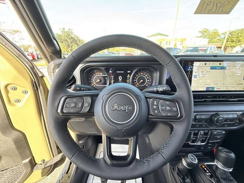 New 2025 Jeep Gladiator Sport AWD/4WD image 14