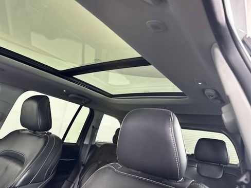 Used 2023 Jeep Grand Cherokee 4WD 4xe image 12