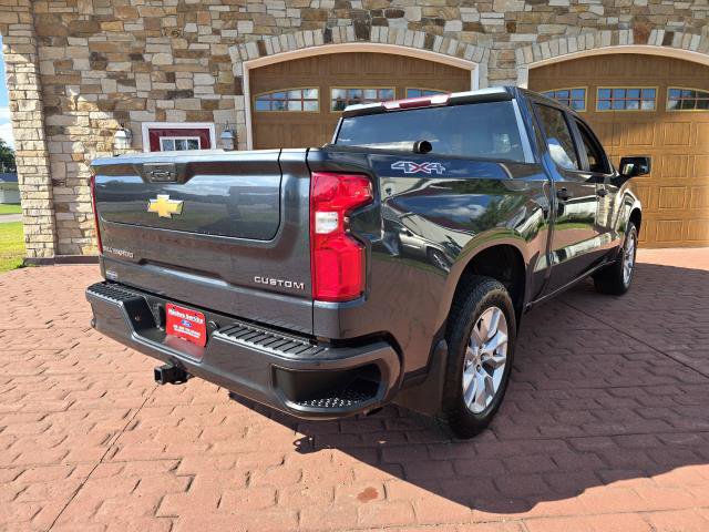 Used 2022 Chevrolet Silverado 1500 Custom w/ Safety Confidence Package AWD/4WD image 3