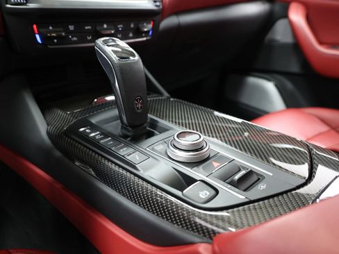 Used 2021 Maserati Levante GTS AWD/4WD image 42